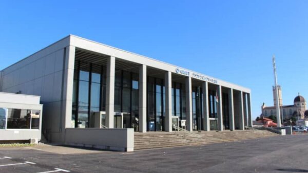 国登録有形文化財に茨城・土浦市民会館　文化審答申　古典主義的な意匠